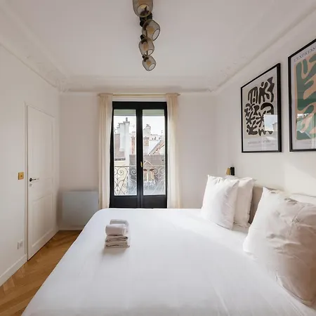 Le Marais - Iconic Penthouse With Balcony Apartament