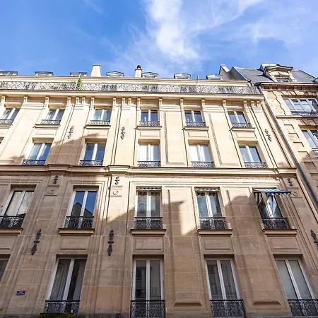 Le Marais - Iconic Penthouse With Balcony *