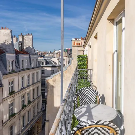 Le Marais - Iconic Penthouse With Balcony شقة باريس