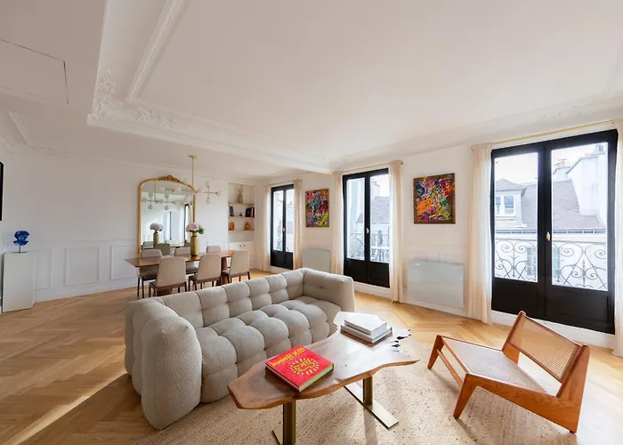 Le Marais - Iconic Penthouse With Balcony Париж