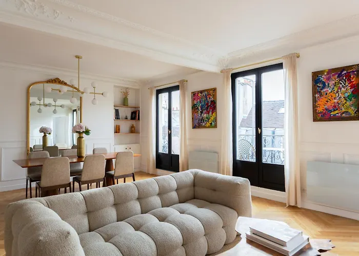Le Marais - Iconic Penthouse With Balcony