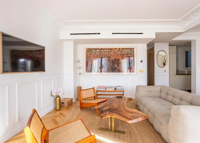 Le Marais - Iconic Penthouse With Balcony Париж