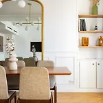 Le Marais - Iconic Penthouse With Balcony *