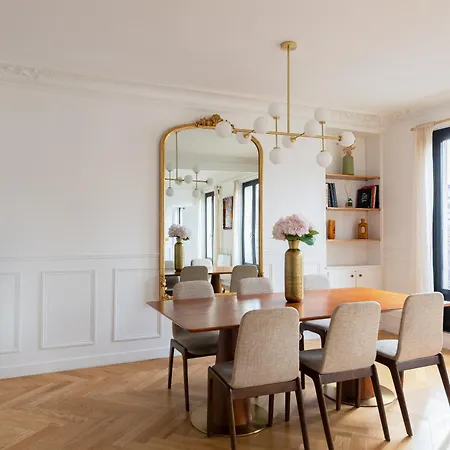 Le Marais - Iconic Penthouse With Balcony *