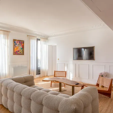 Le Marais - Iconic Penthouse With Balcony Paris