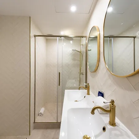 Le Marais - Iconic Penthouse With Balcony Appartement *