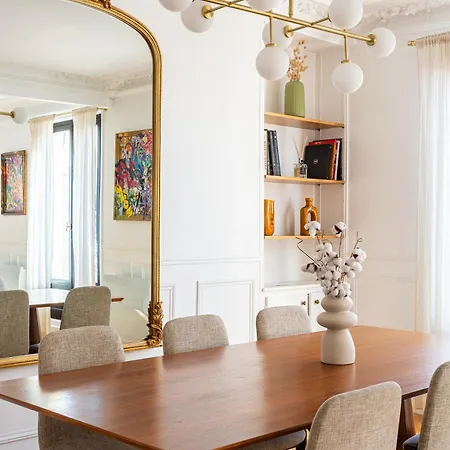 Le Marais - Iconic Penthouse With Balcony Appartement *