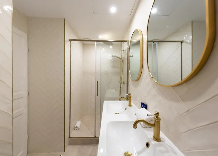 Le Marais - Iconic Penthouse With Balcony 公寓 *