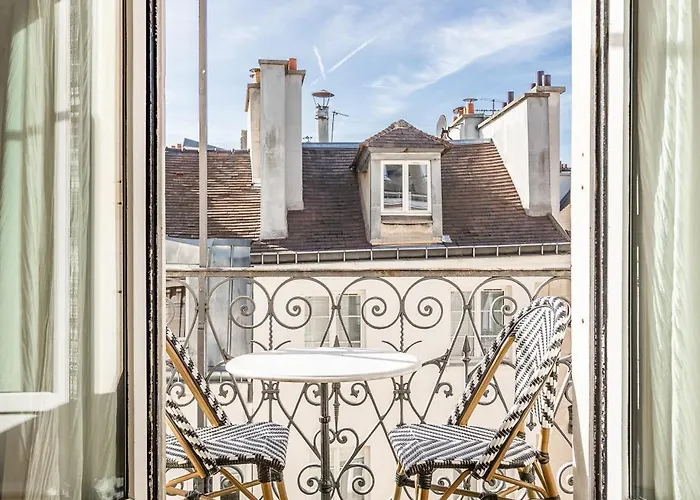 Le Marais - Iconic Penthouse With Balcony 公寓 *