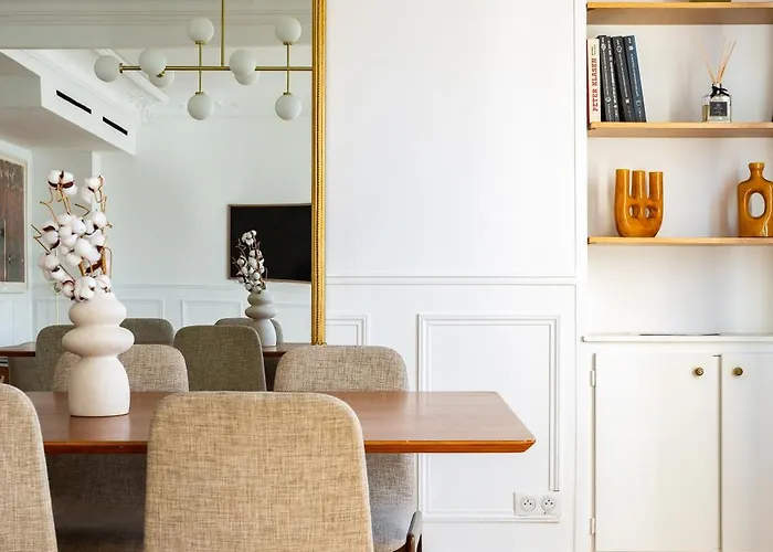 Le Marais - Iconic Penthouse With Balcony *