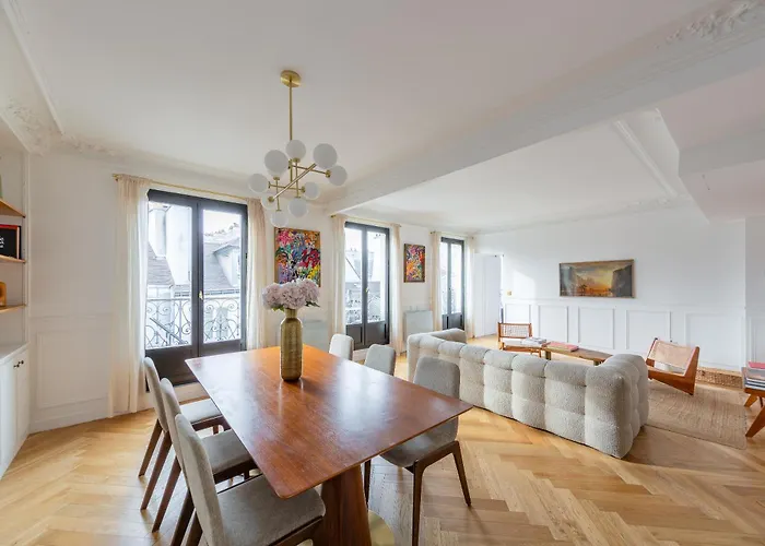 Le Marais - Iconic Penthouse With Balcony Paris