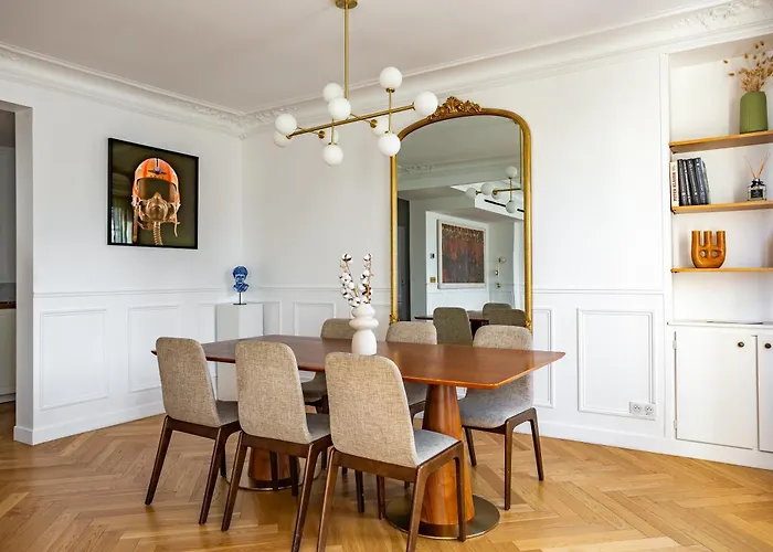 Le Marais - Iconic Penthouse With Balcony Daire *