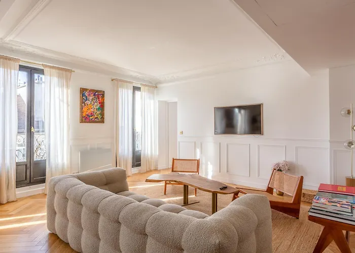 Le Marais - Iconic Penthouse With Balcony Paris